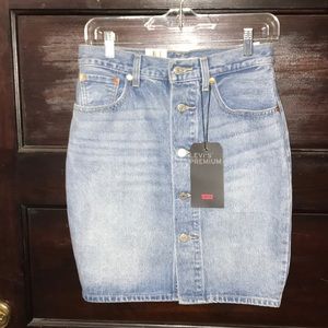 Levi’s Light Wash Mom Skirt